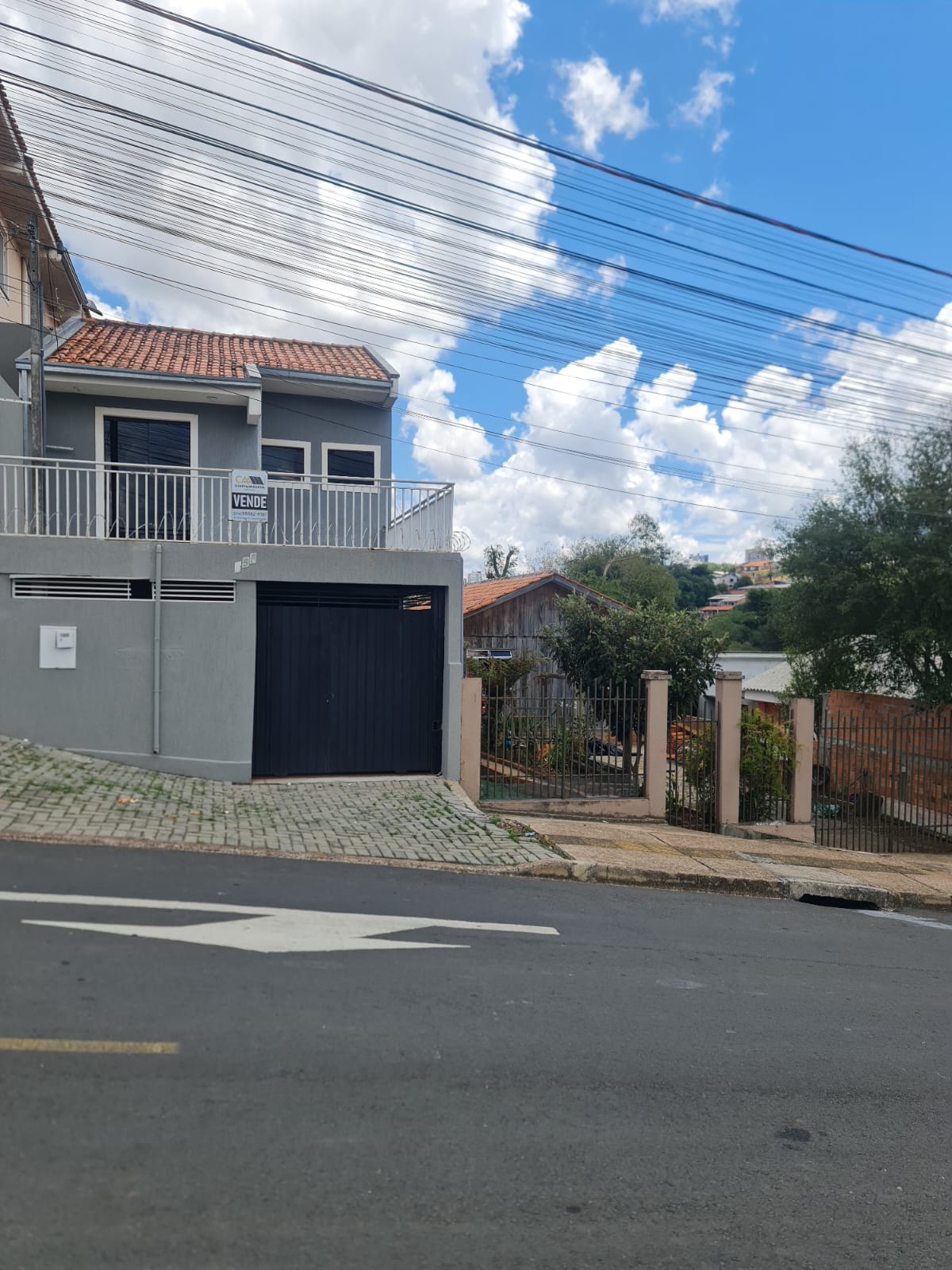 SOBRADOS 3 QUARTOS EM UVARANAS / PONTA GROSSA