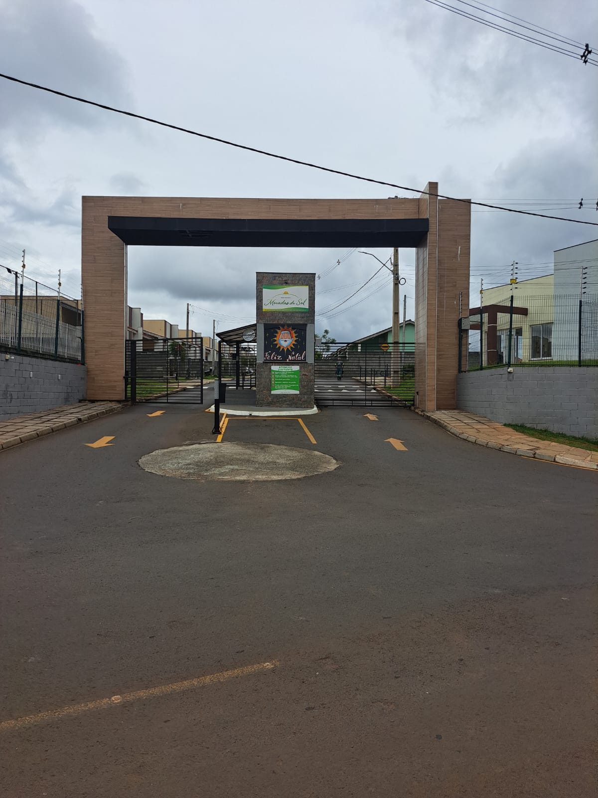 CASA NO CONDOMÍNIO MORADA DO SOL