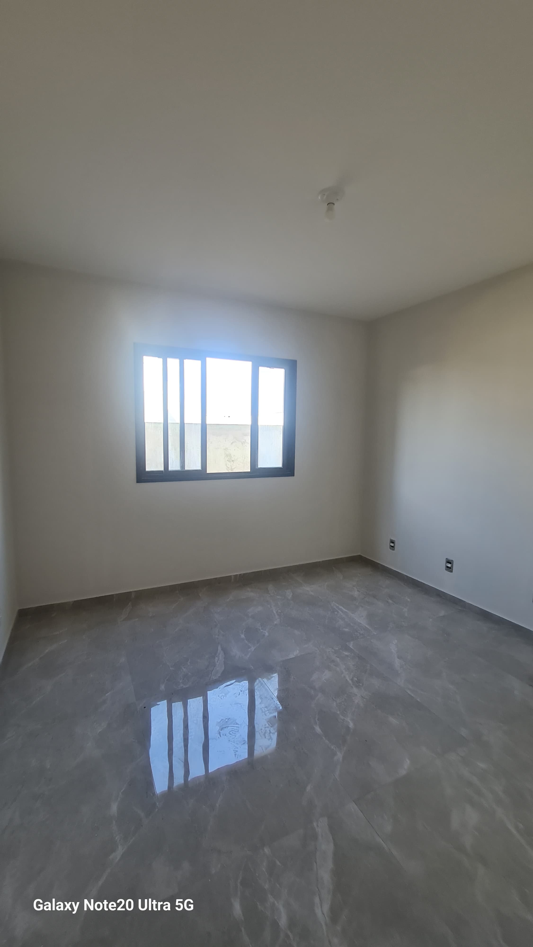 casa em fase de acabamento