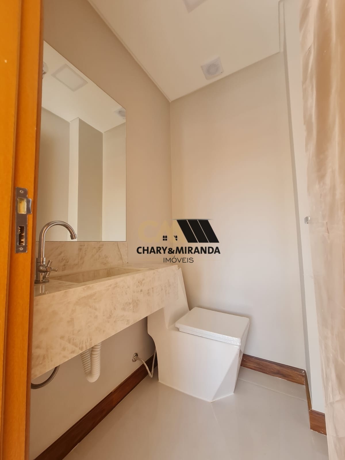 SOBRADOS 3 QUARTOS NO JARDIM CARVALHO/ PONTA GROSSA