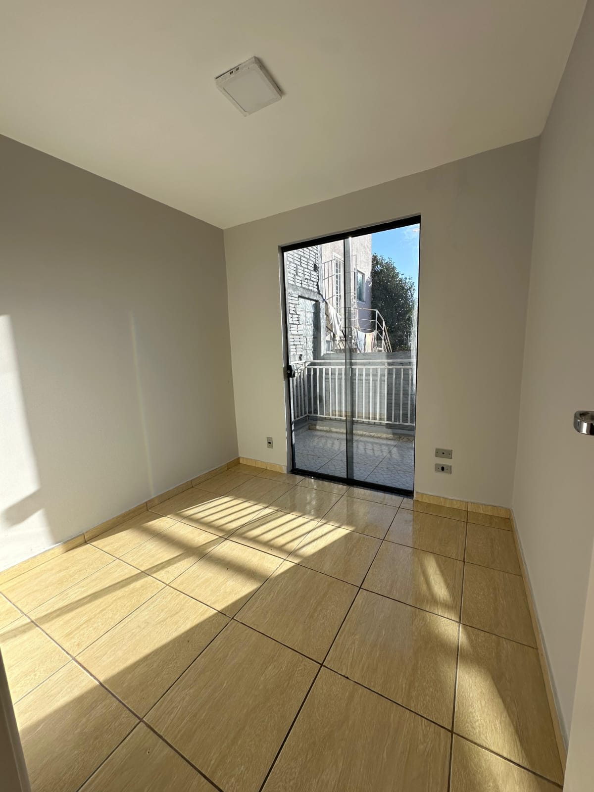 SOBRADOS 3 QUARTOS EM UVARANAS / PONTA GROSSA