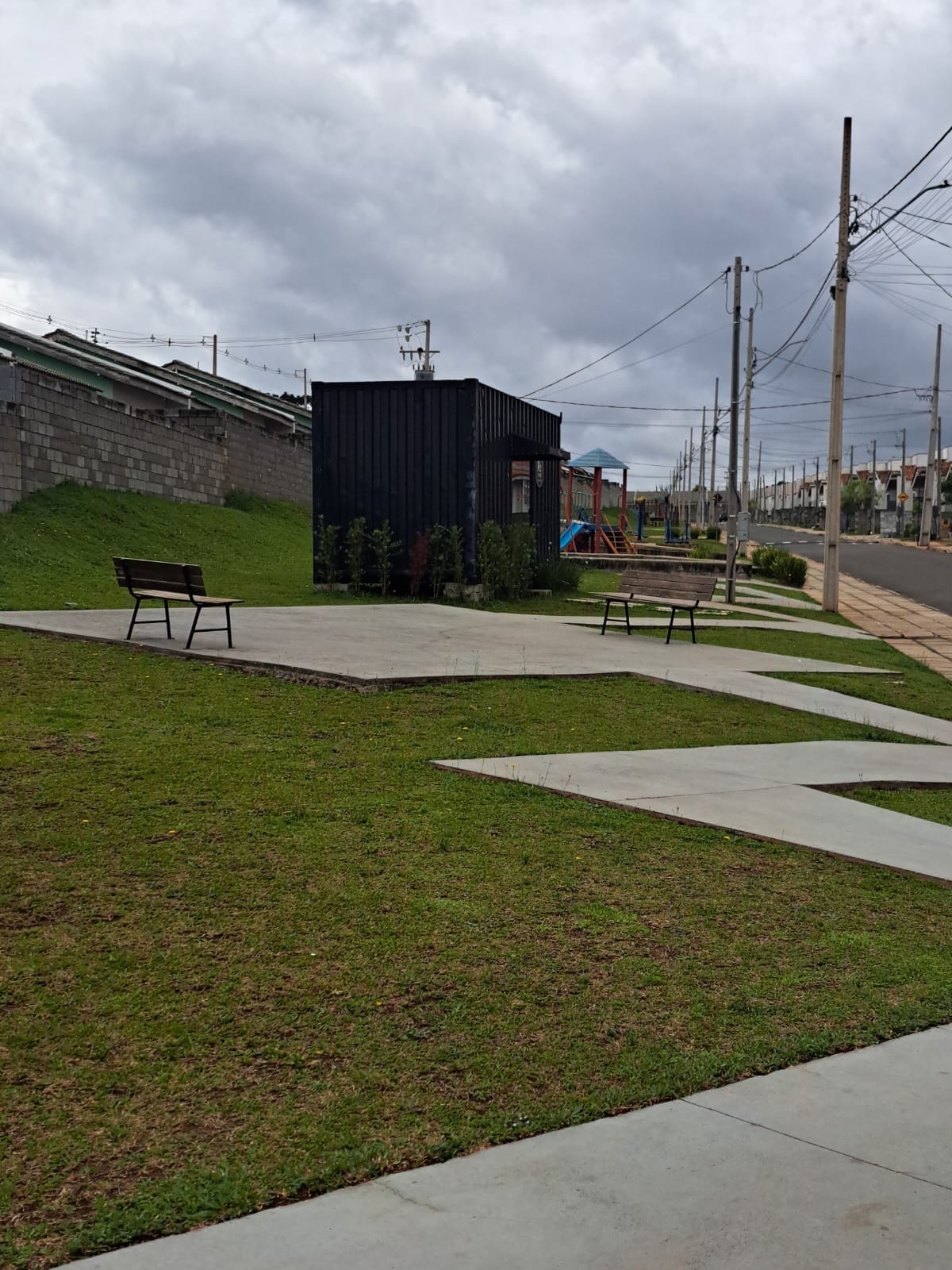 CASA NO CONDOMÍNIO MORADA DO SOL