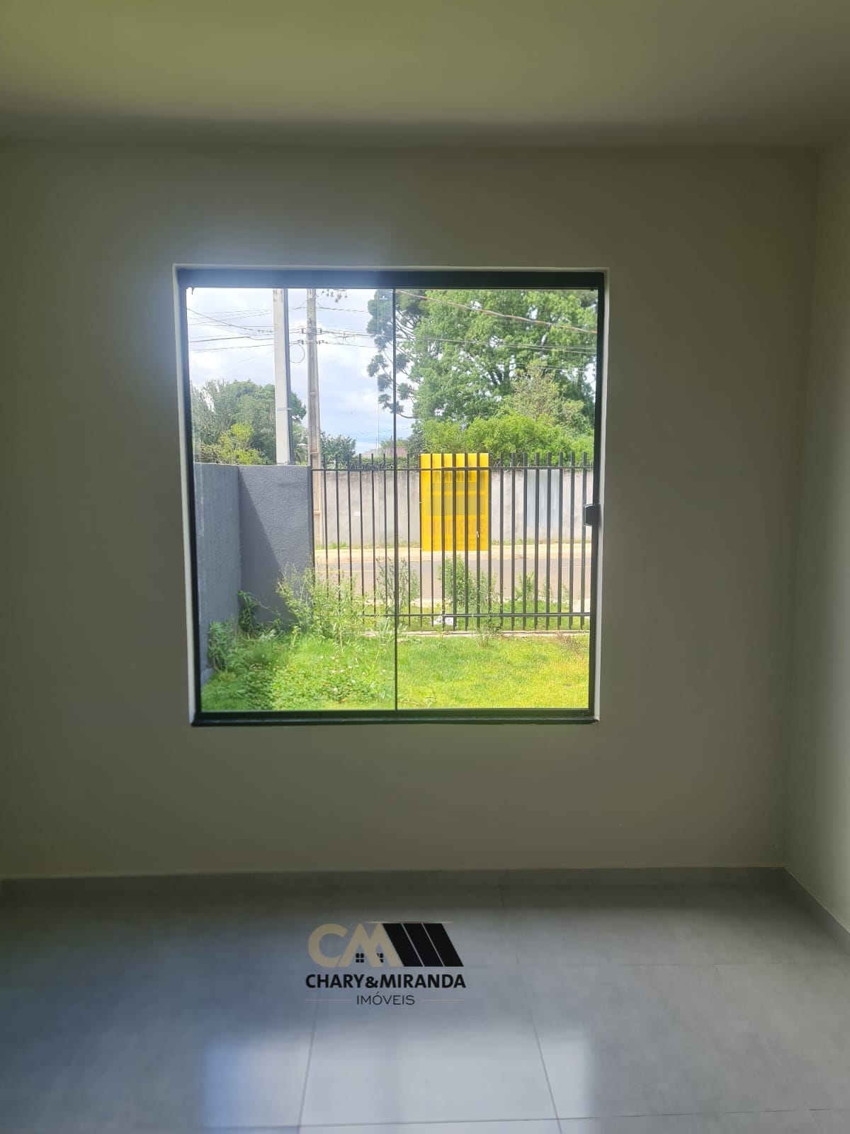 Casa Nova na Rua tijuca do sul em oficinas