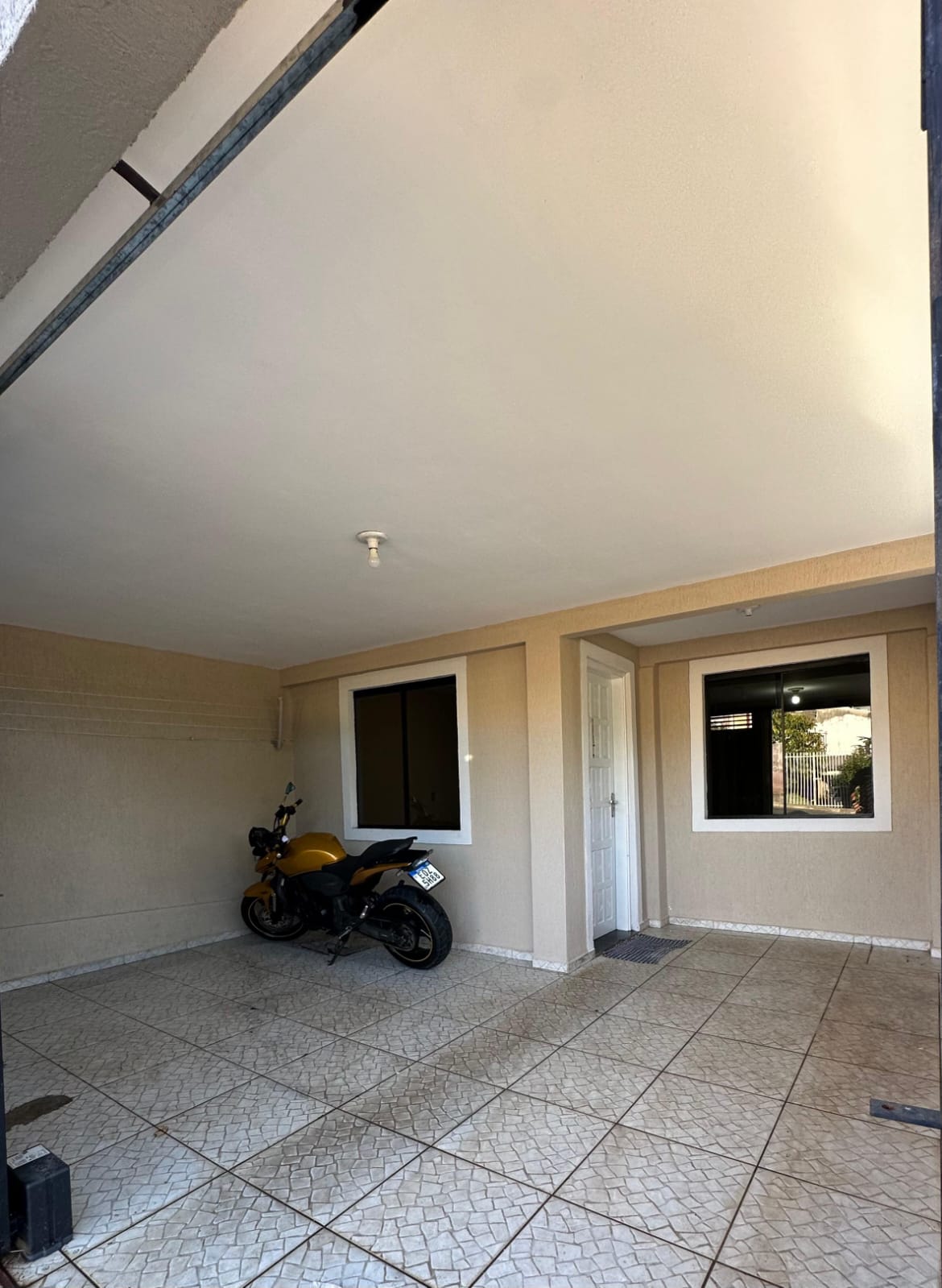 SOBRADOS 3 QUARTOS EM UVARANAS / PONTA GROSSA