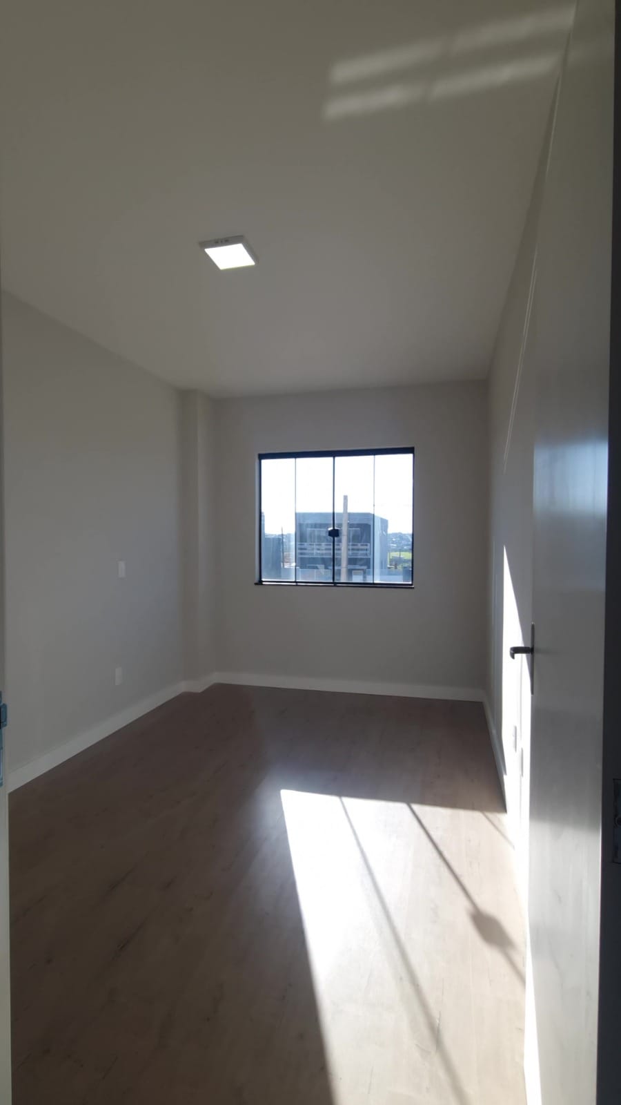 SOBRADO 2 QUARTOS NA AVENIDA PRINCIPAL DA NOVA PONTA GROSSA