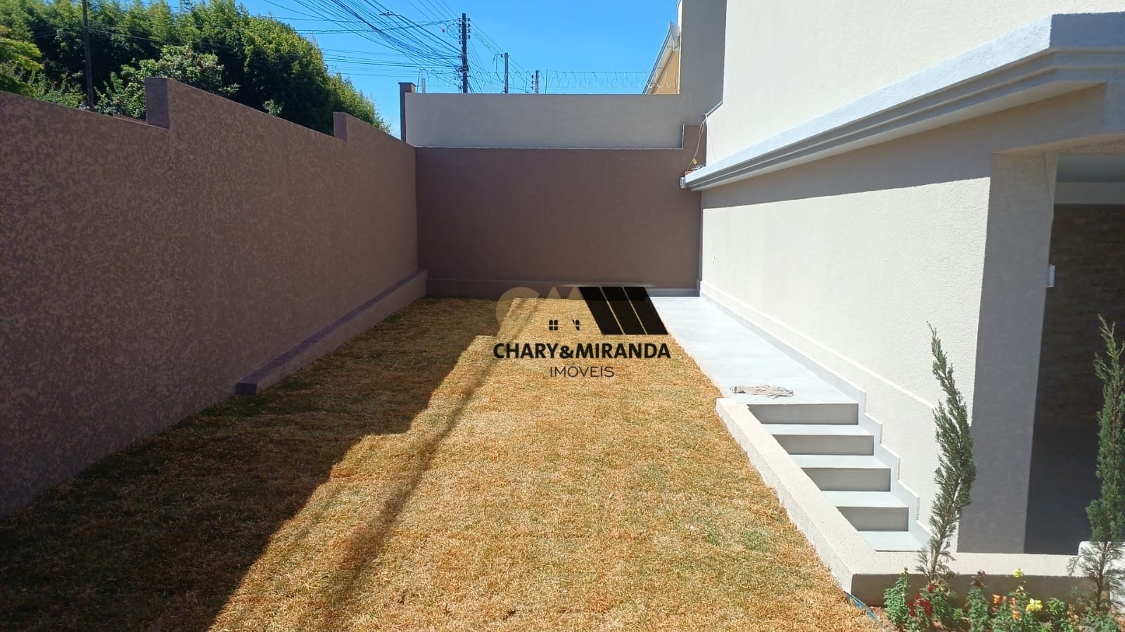 SOBRADOS 3 QUARTOS NO JARDIM CARVALHO/ PONTA GROSSA