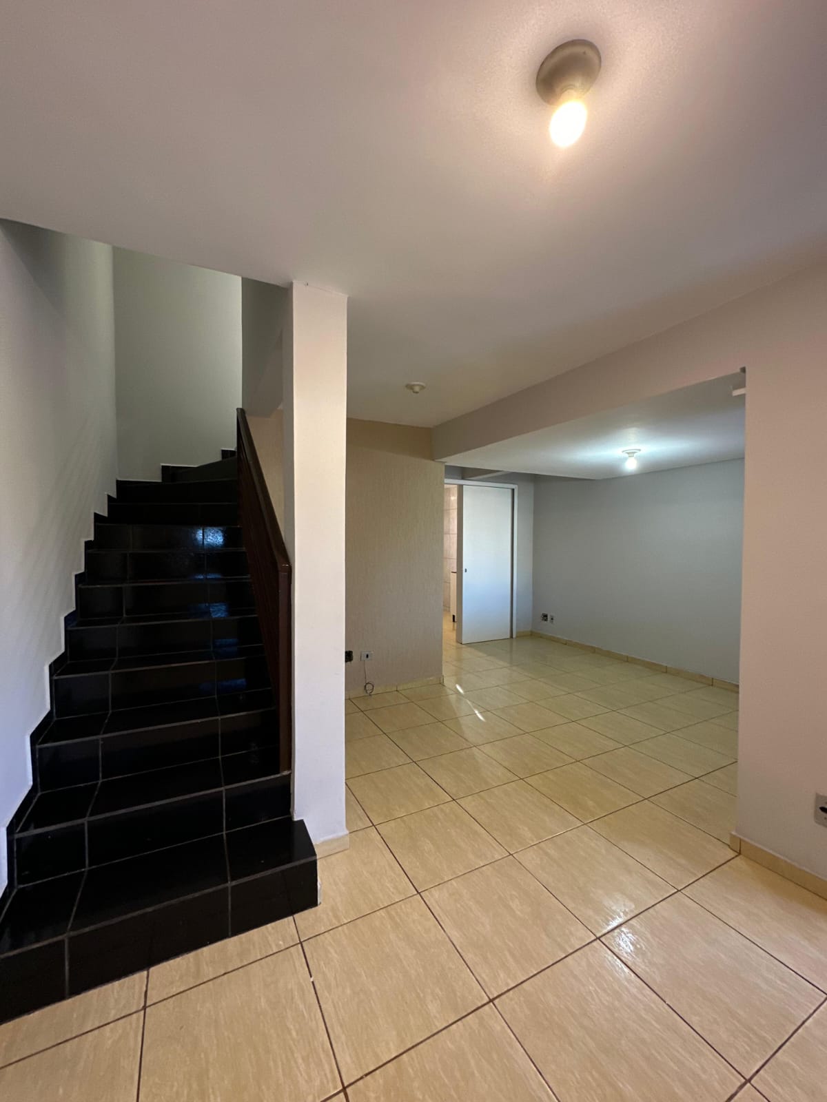 SOBRADOS 3 QUARTOS EM UVARANAS / PONTA GROSSA