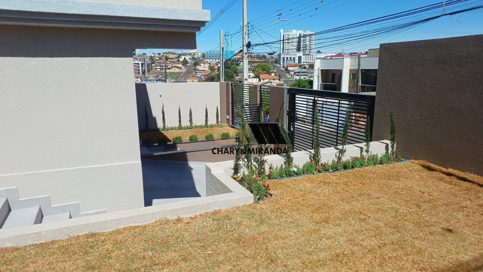 SOBRADOS 3 QUARTOS NO JARDIM CARVALHO/ PONTA GROSSA