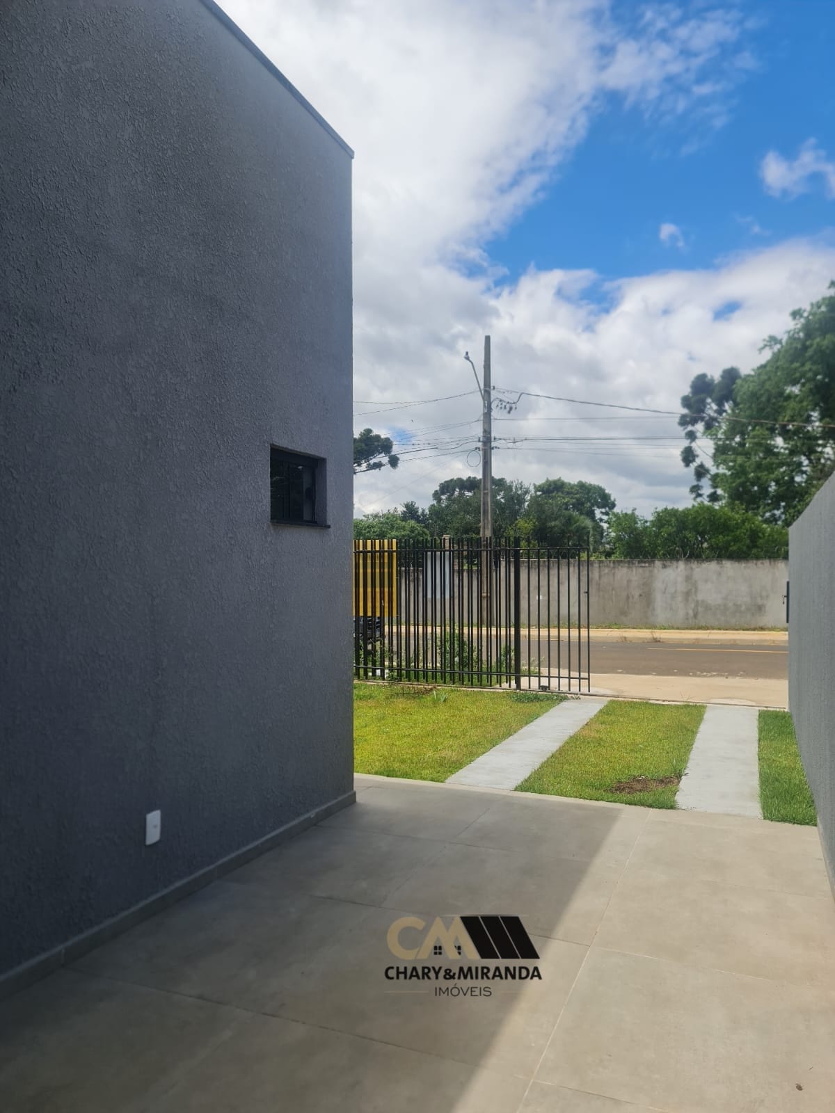 Casa Nova na Rua tijuca do sul em oficinas