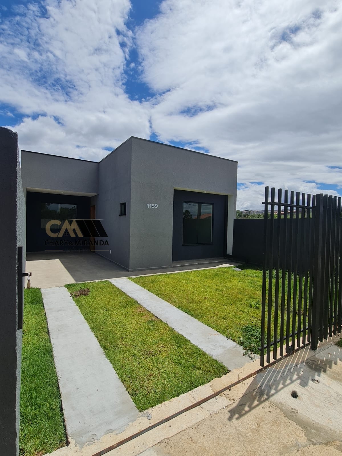 Casa Nova na Rua tijuca do sul em oficinas