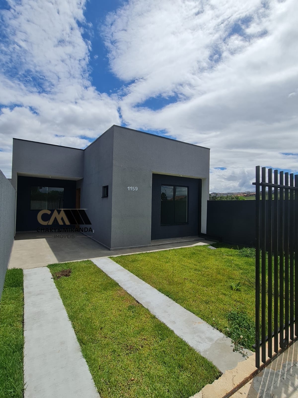 Casa Nova na Rua tijuca do sul em oficinas